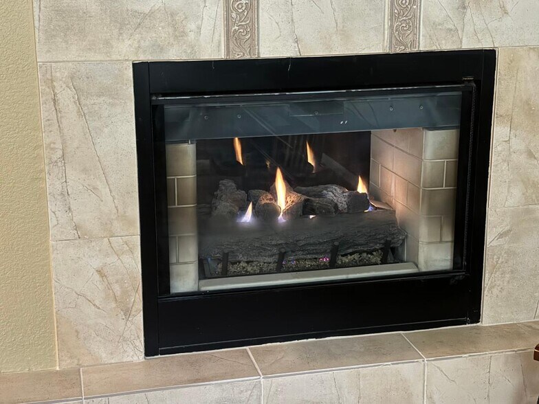 Building Photo - 2980 W Long Dr