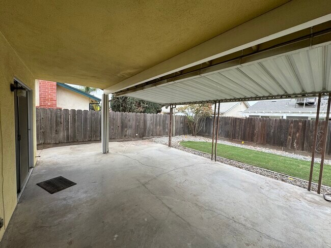 Building Photo - 1819 S Cindy Ct