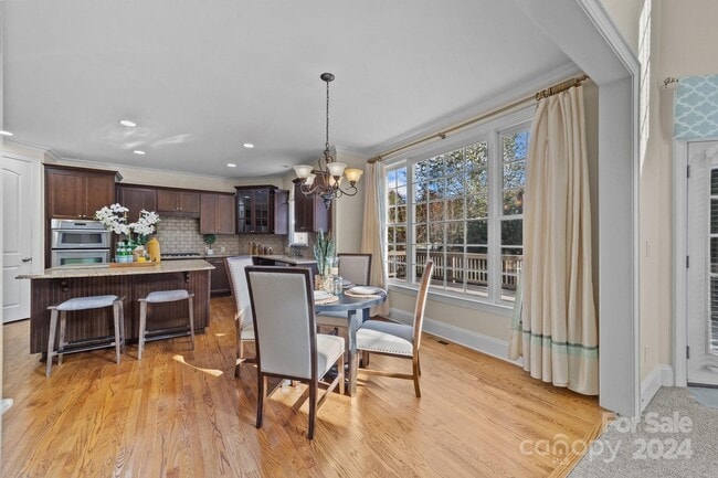 Building Photo - 9440 Wallace Pond Dr