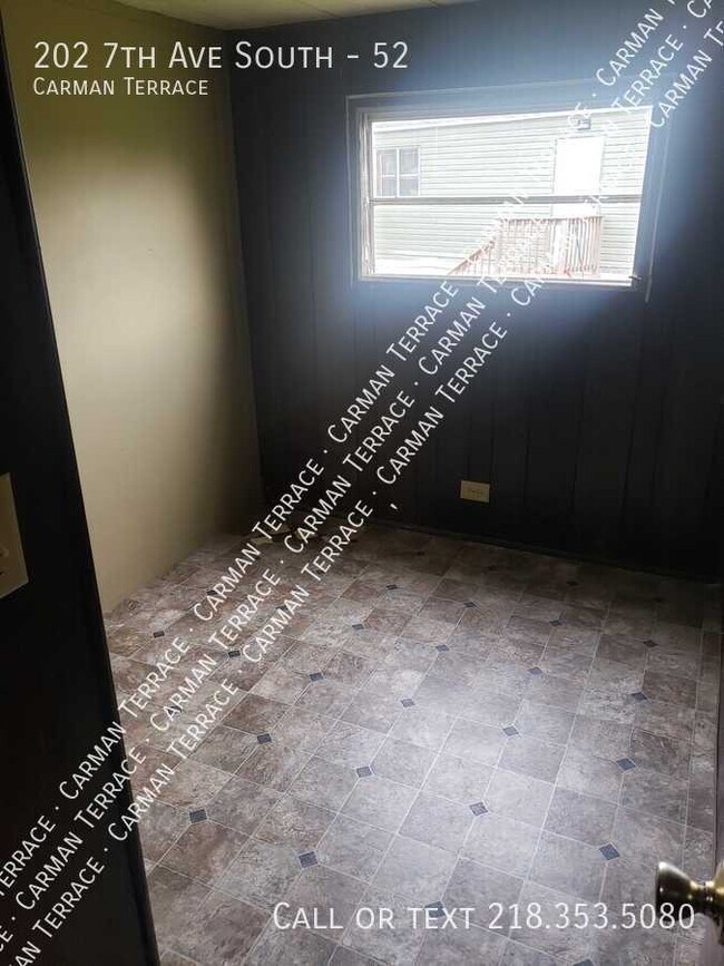 Building Photo - 3 bed + 1 bath home for SALE!!!