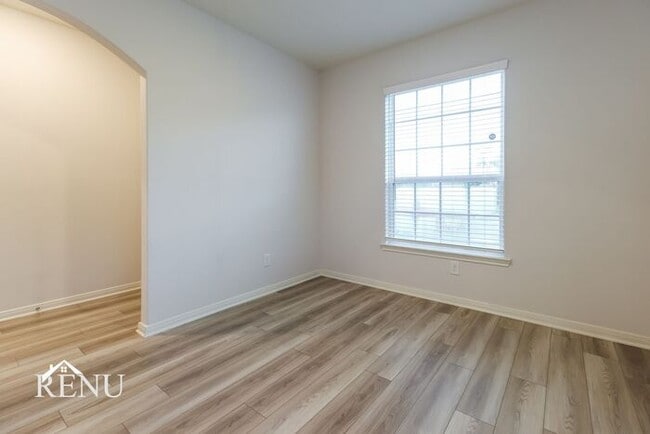 Building Photo - 25418 Cypress Bend Dr