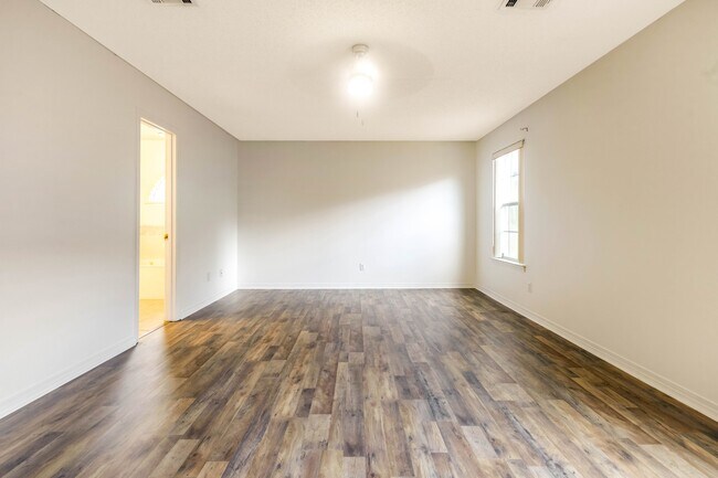 Building Photo - 873 Brande Ct