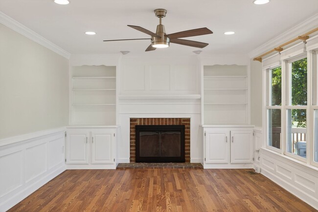 Building Photo - 5 Bed, 2.5 Bath Home in the Heart of Red Mill Farms