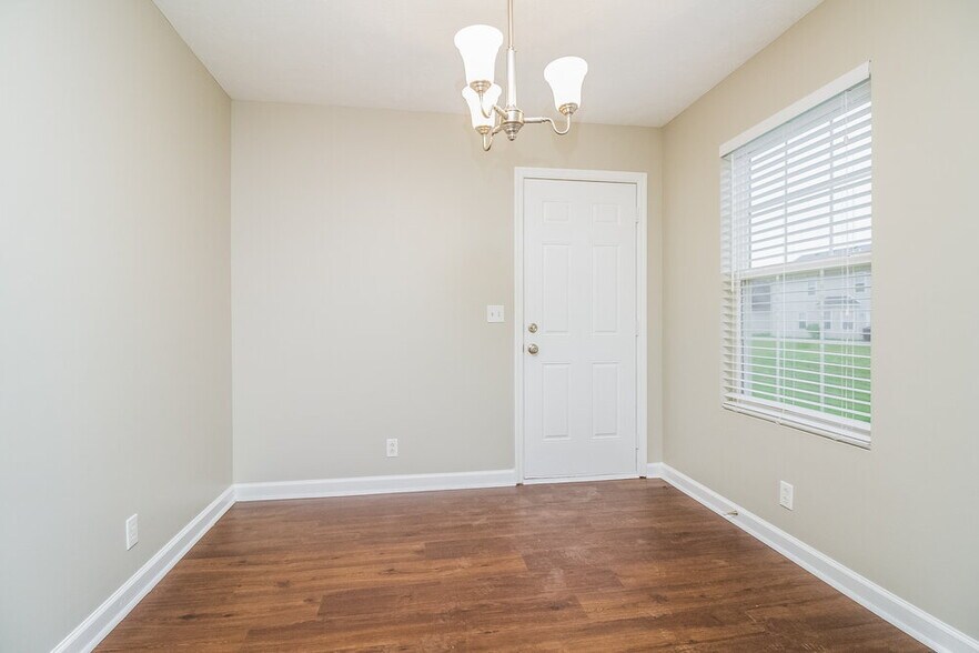 Building Photo - 1416 Westview Dr