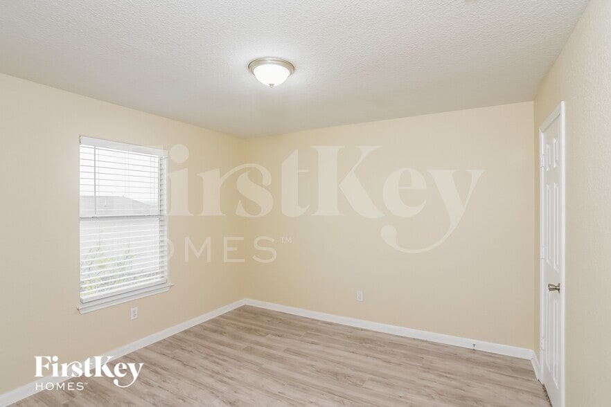 Building Photo - 5707 Fossil Canyon