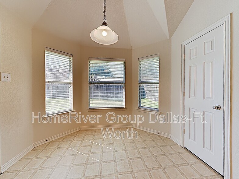 Building Photo - 217 Mapleshade Dr