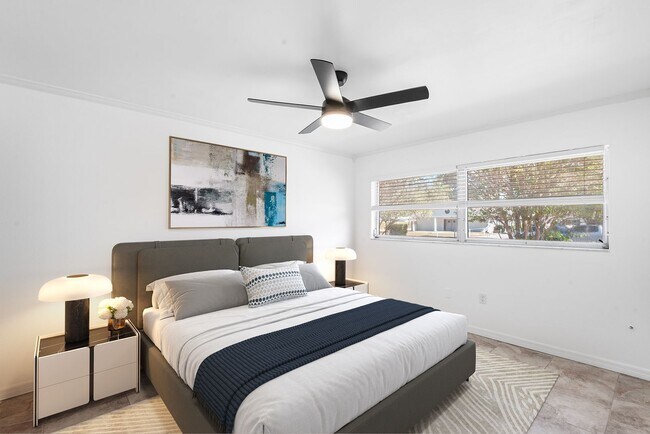 Building Photo - ST PETE APARTMENT FOR RENT!!