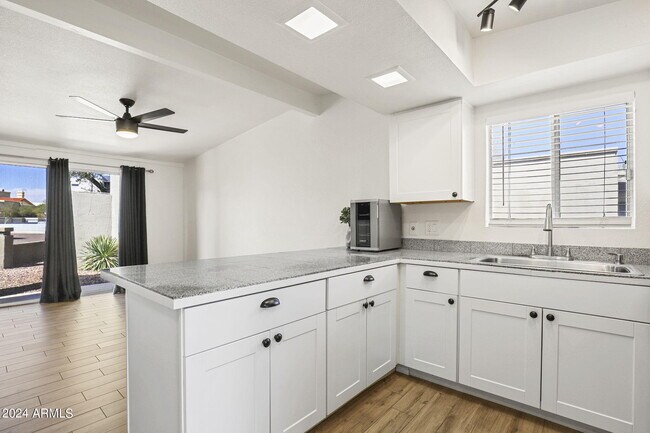 Building Photo - 16819 E Gunsight Dr