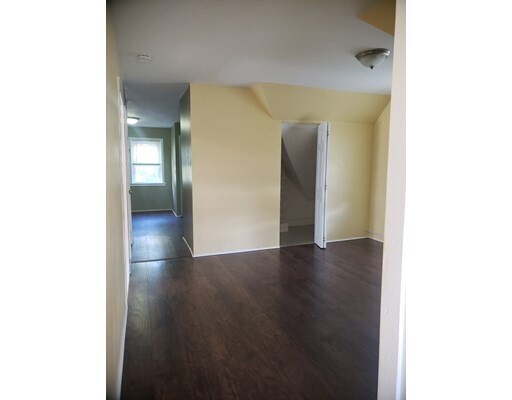 Building Photo - 67 Wales St