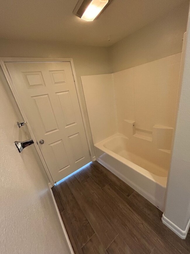Building Photo - Temecula PKwy. 1 Bedroom, 1 Bath Condo with Garage