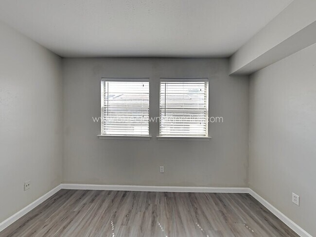Building Photo - 5105 Skillman St