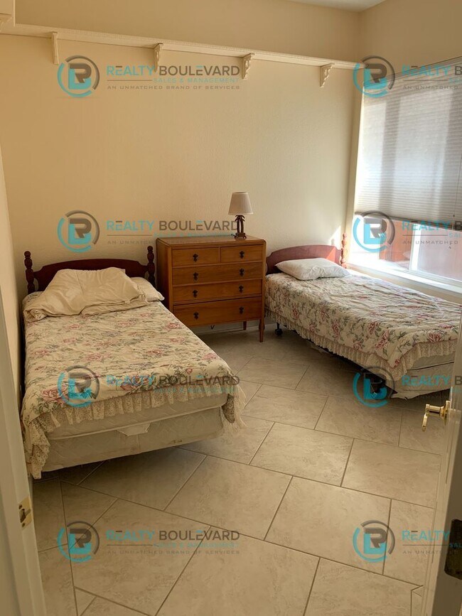 Building Photo - Beautiful 3 Bedroom, 2Bath, 3 Car Garage home in South Reno With Large Back Yard and Hot Tub!