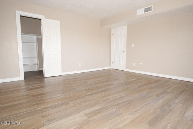 Building Photo - 1582 Bengal Dr