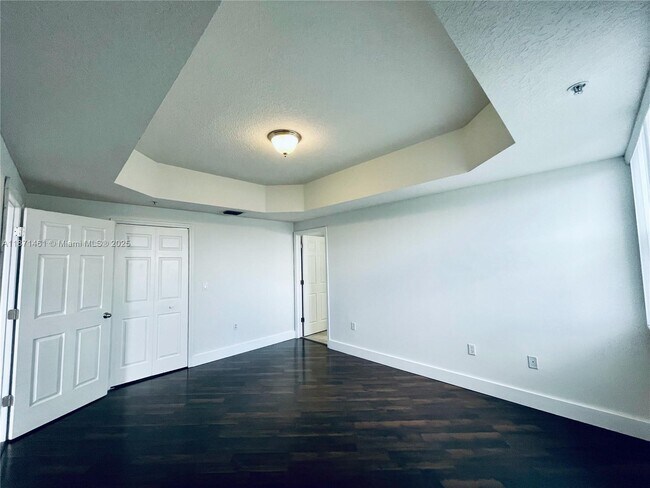 Building Photo - 6560 NW 114th Ave