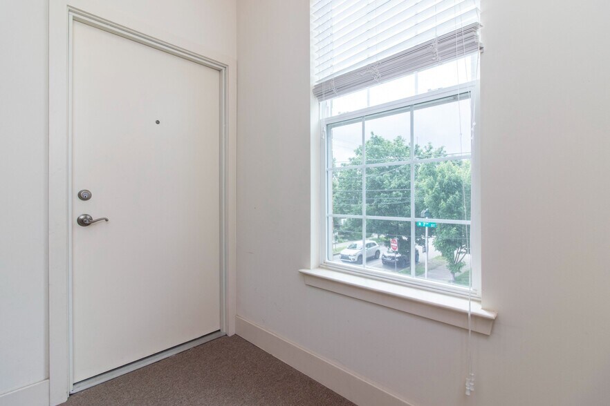 Building Photo - 699 W Berks St