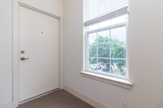 Building Photo - 1908 N Marshall St