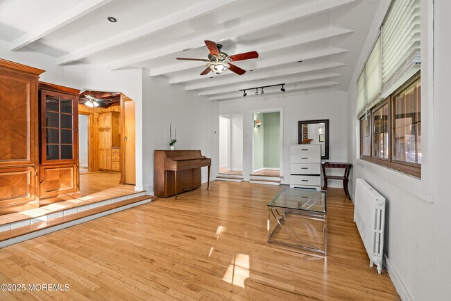 Building Photo - 72 Whalepond Rd