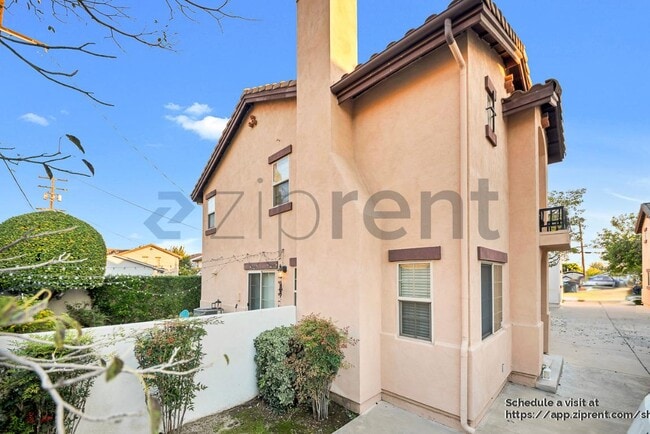 Building Photo - 443 Monrovista Ave