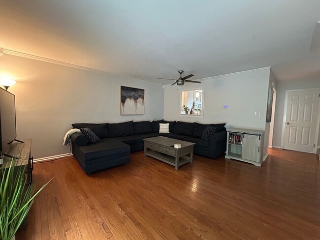 Building Photo - 5059 E Woodmill Dr