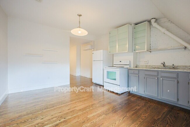 Building Photo - 29 E Springfield St