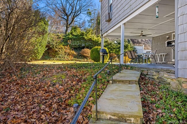 Building Photo - 45 Pamela Ln