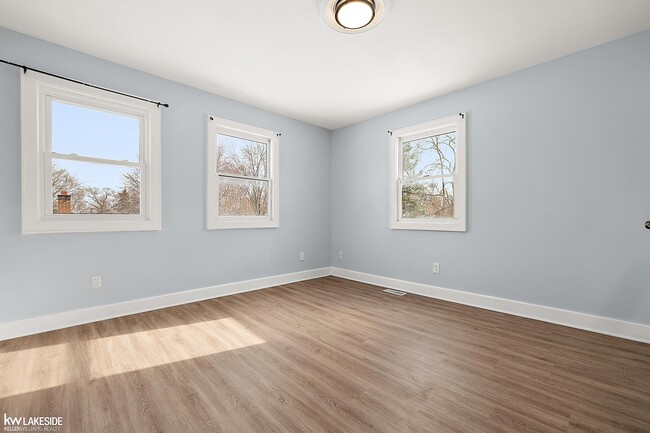 Building Photo - 7618 Sylvan St