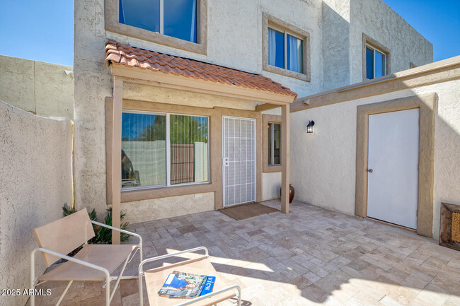 Building Photo - 7920 E Keim Dr