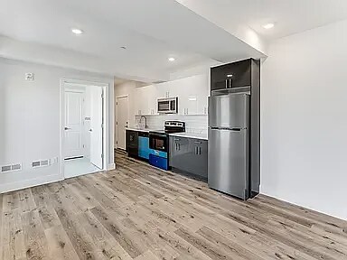 Building Photo - 4701 Chestnut St