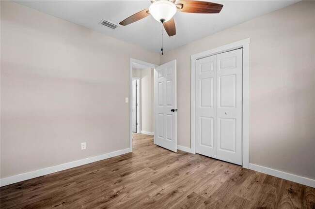 Building Photo - 920 Johnston St