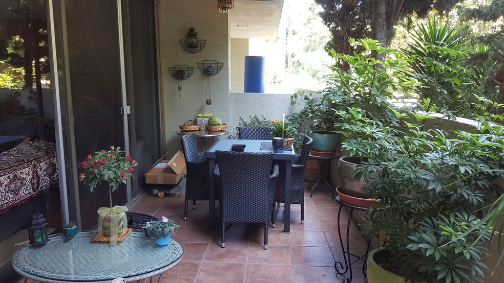 Building Photo - 1300 Midvale Ave