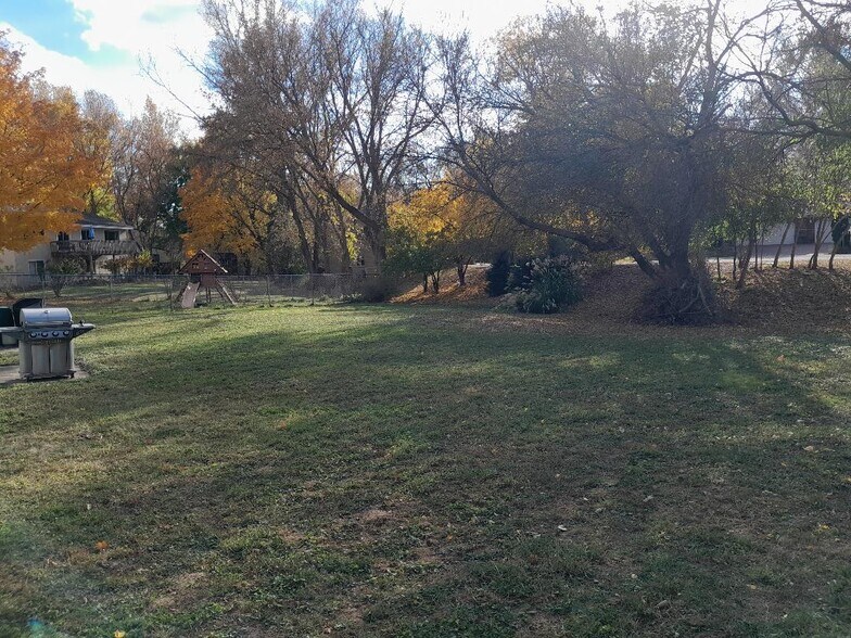 Building Photo - 15423 Trillium Cir