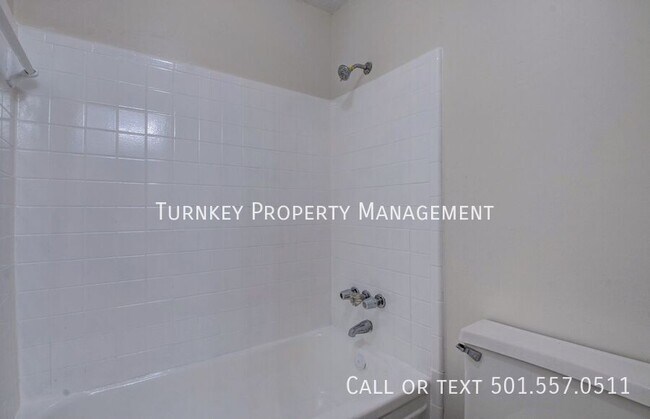 Building Photo - 1704 Garfield Ct