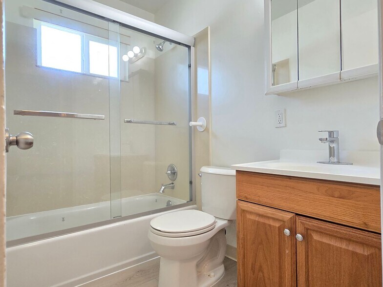 Building Photo - 3579 Agate Dr