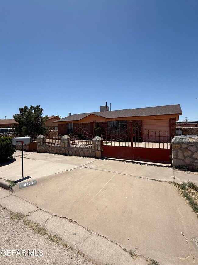 Building Photo - 8403 Villanova Dr