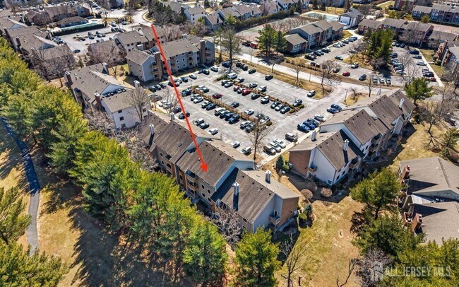Building Photo - 2310 Ravens Crest Dr