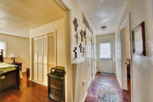Building Photo - Unbeatable Location – Walk to the Guadalup...