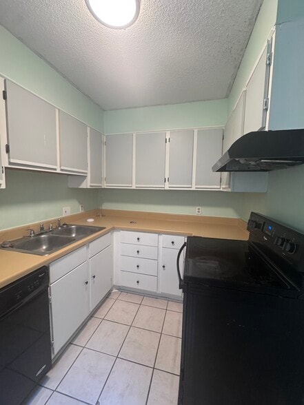 Building Photo - 1456 Flintwood Dr