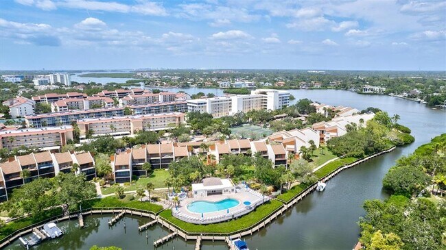 Building Photo - 1700 Cove II Pl