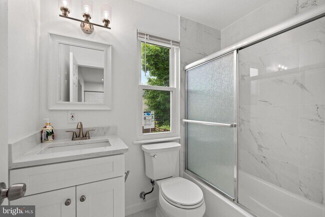 Building Photo - 8157 Community Dr