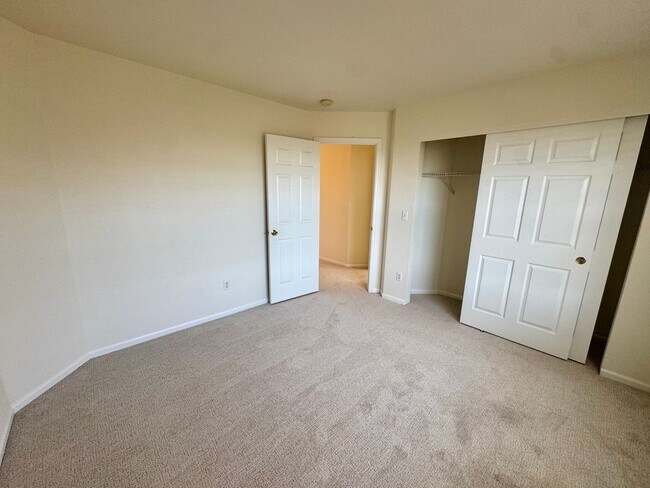 Building Photo - 4 Bed / 4 Bath Dream Home in the Hills at ...