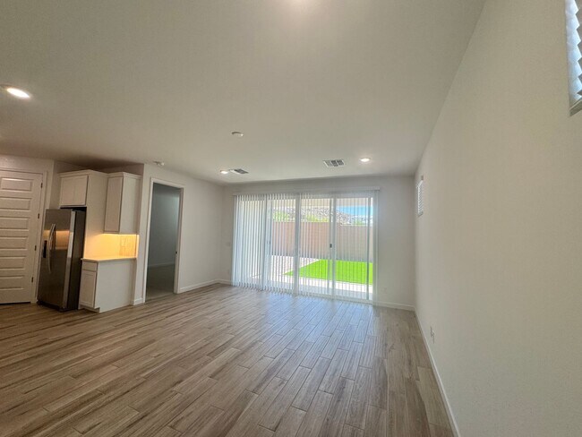 Building Photo - BRAND NEW HOME IN ALORAVITA IN PEORIA