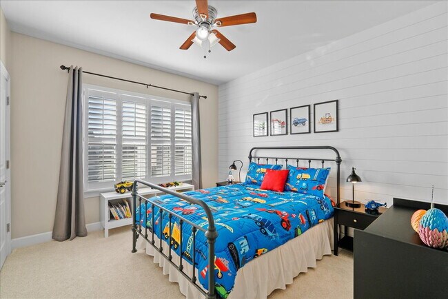 Building Photo - Elegant Single-Family Residence with Upscale Finishes in Amenity-Rich Community