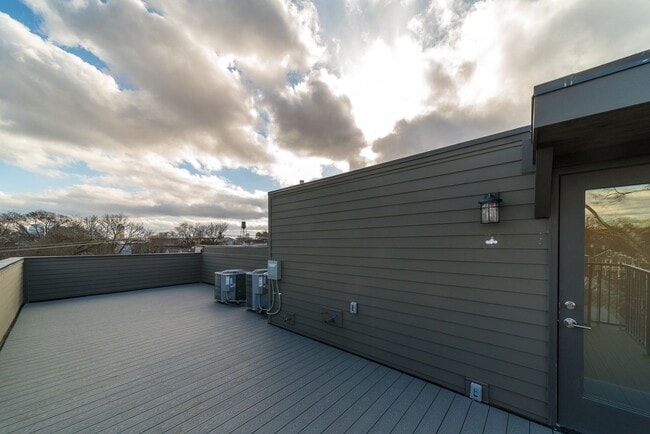 Building Photo - 510 Garfield St