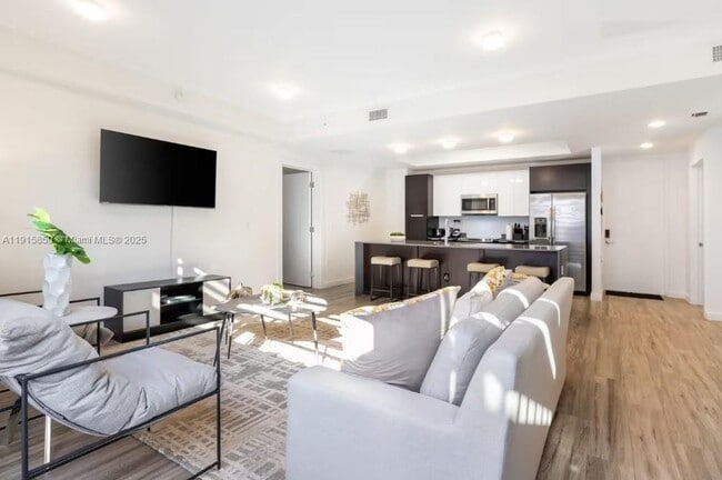 Building Photo - 2955 Bird Ave