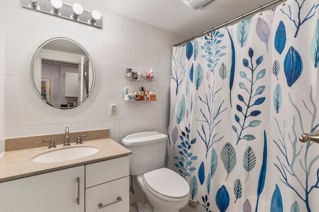 Building Photo - 130 Longwood Ave