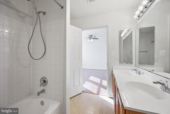 Building Photo - 10104 Sir Reynard Ln