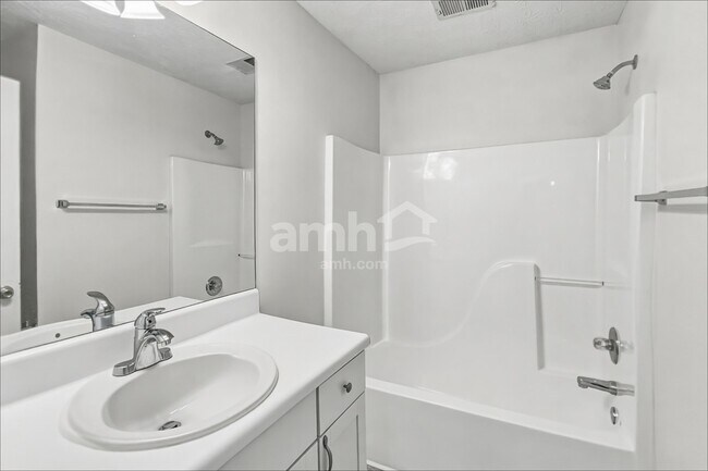 Building Photo - 282 Rockingham Dr