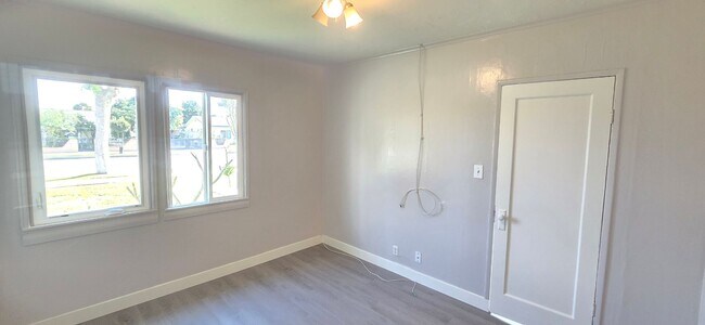 Building Photo - 13109 Barlin Ave