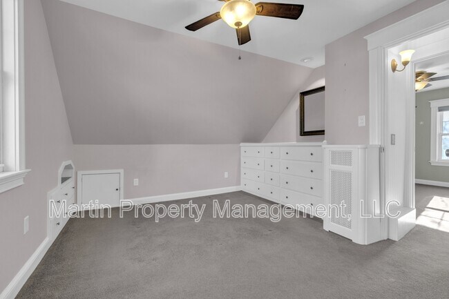 Building Photo - 2 Bellevue Ave