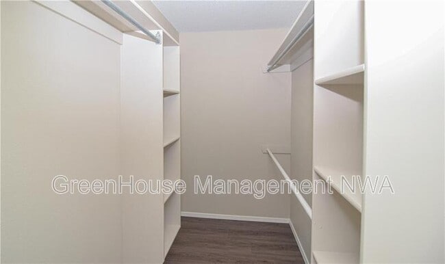 Building Photo - 117 E Veterans Pkwy